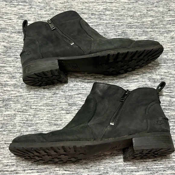 UGG Waterproof Ankle Boots Ladies Size 12 - Picture 1 of 8